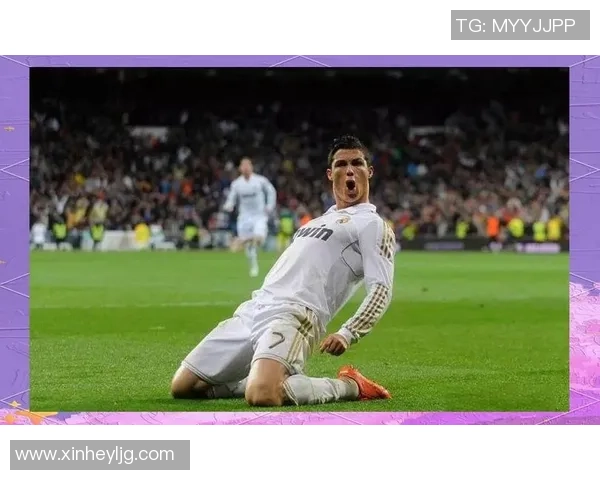 《日本球星挑战足球综艺节目揭秘明星竞技与搞笑互动精彩瞬间》